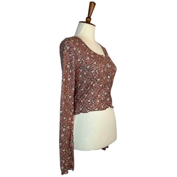 Flirty Long Sleeve Button Up Floral Mauve Crop Top - Picture 11 of 16